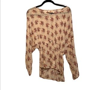 Size Small Beige Floral Hi Lo Top With Elastic Hem And Balloon Sleeves